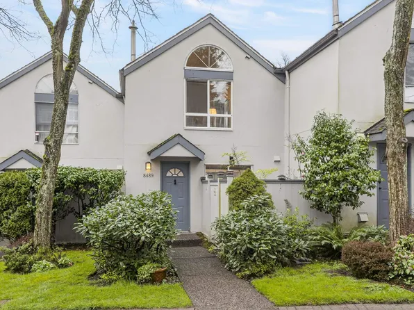 8489 Nanaimo St, Vancouver, BC V5P 4V8