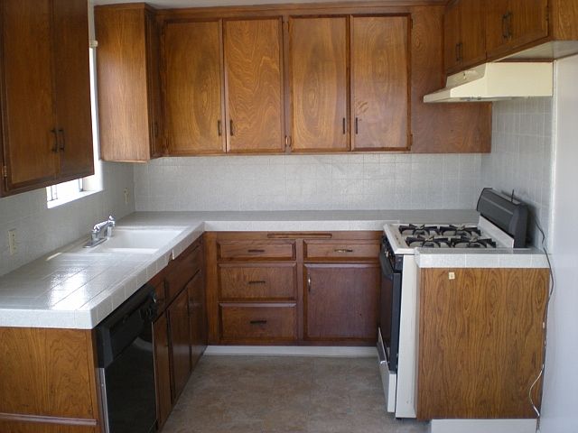 2nd image of 822 S Leland St APT 9