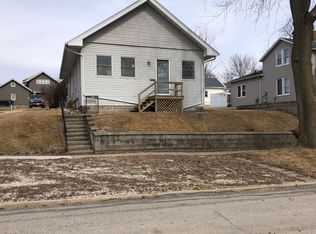 417 5th St, Manning, IA 51455