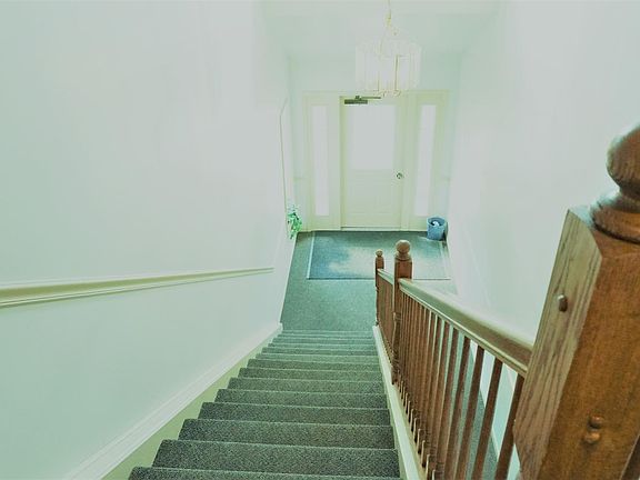2nd image of 217 Winnsboro Ct