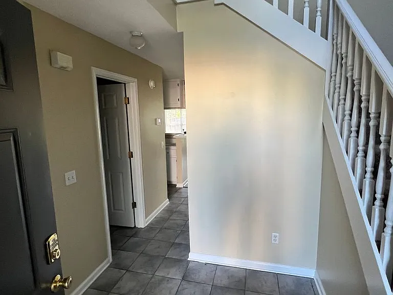 176 Woodmere Dr — Photo 8