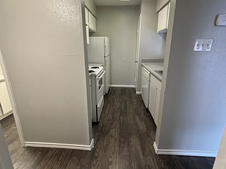 1809 W Schunior Rd #701 — Photo 3