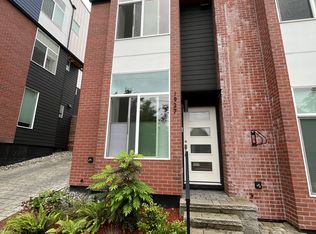 1927 N 50th St, Seattle, WA 98103