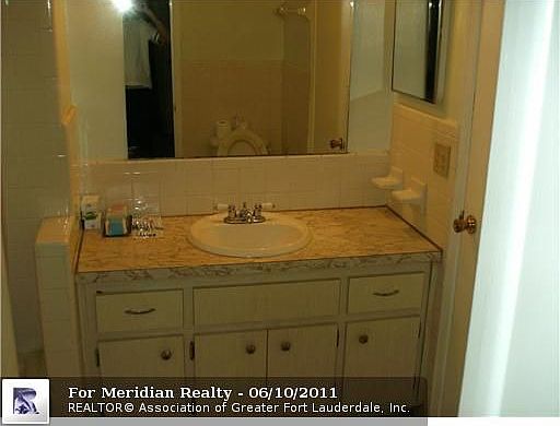 5th image of 2424 17th Street Cswy APT 306