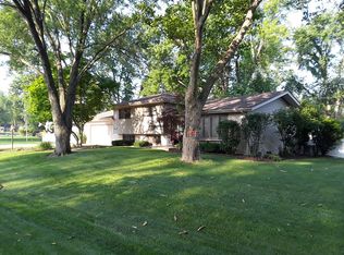 528 Hawthorne Rd, Frankfort, IL 60423