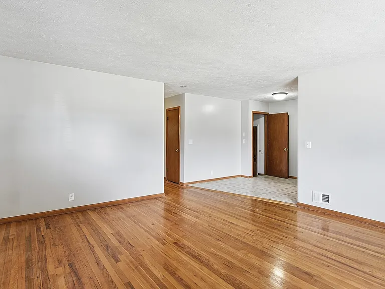 3202 Calhoun St — Photo 8