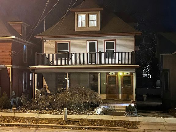 1044 Upper 3-Bed, 1 Full-Bath, ~1,675 sq. ft with Balcony, Off-Street Parking/Driveway, Exterior Parking