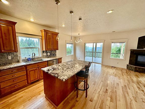 4th image of 4409 W Country Hills Ln