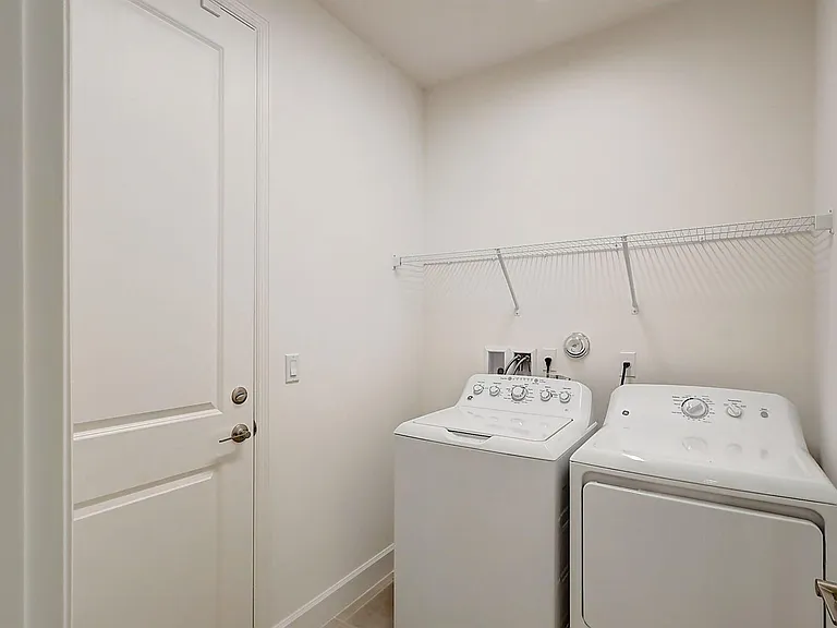 13549 SW Oceanus Blvd — Photo 24