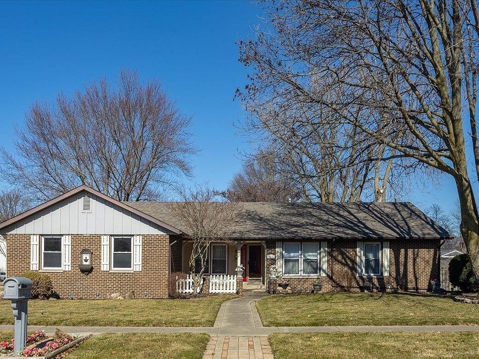 1st image of 3824 Maplewood Dr