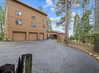 38443 Red Leaf Ln, Shaver Lake, CA 93664