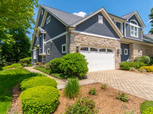 13204 S Lake Mary Dr, Plainfield, IL 60585