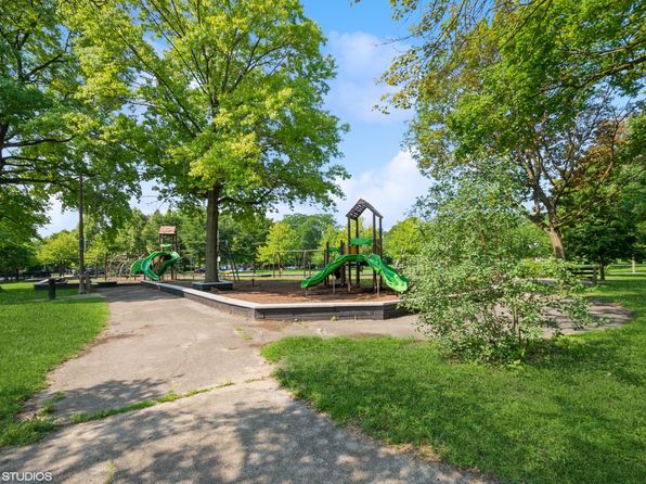 10428 S Walden Pkwy #B, Chicago, IL 60643