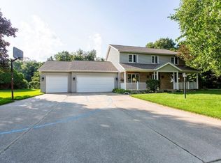 51015 Grapevine Ct, South Bend, IN 46628
