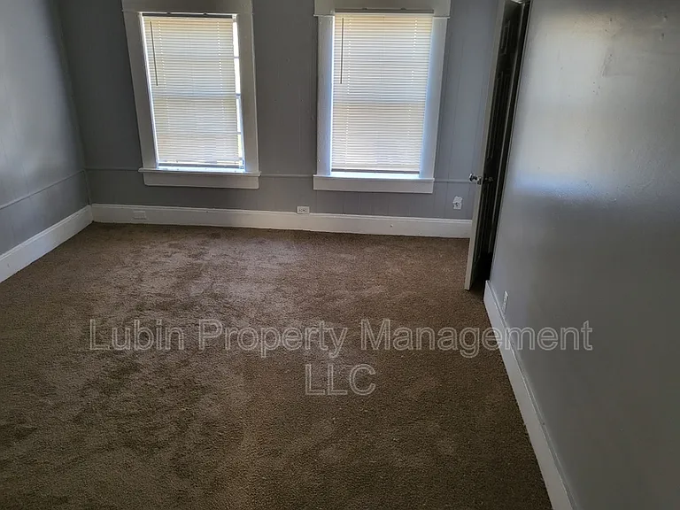 723 E Trigg Ave — Photo 3