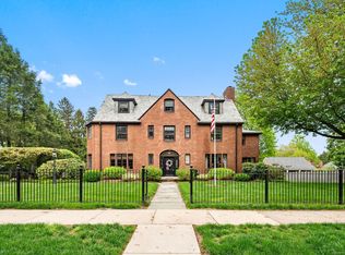 44 Walbridge Rd, West Hartford, CT 06119