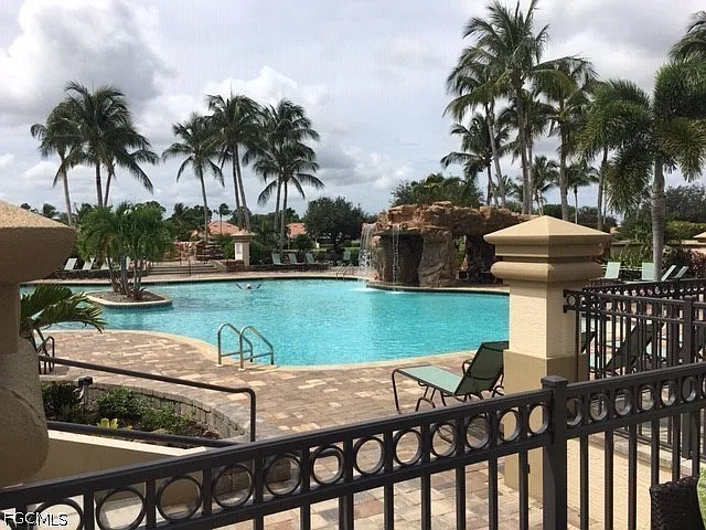 2 bed, 2.0 bath, 1096 sqft, $4,000 — Photo 4