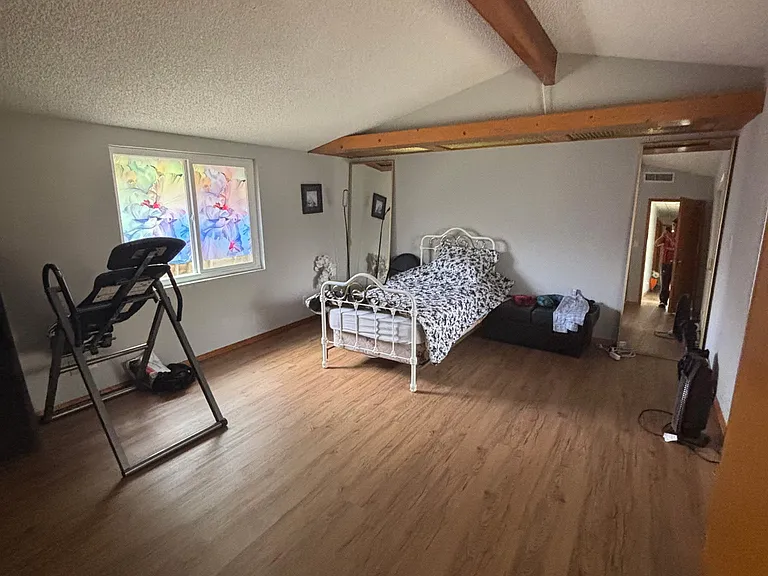 5647 Winnetka Ave — Photo 8