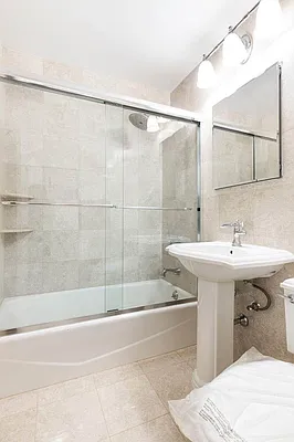 Rented by Oxford Property Group | media 17