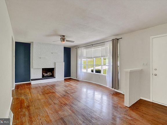5th image of 344 Donna Ln