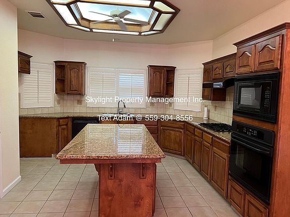 4th image of 8938 N Laureen Ave