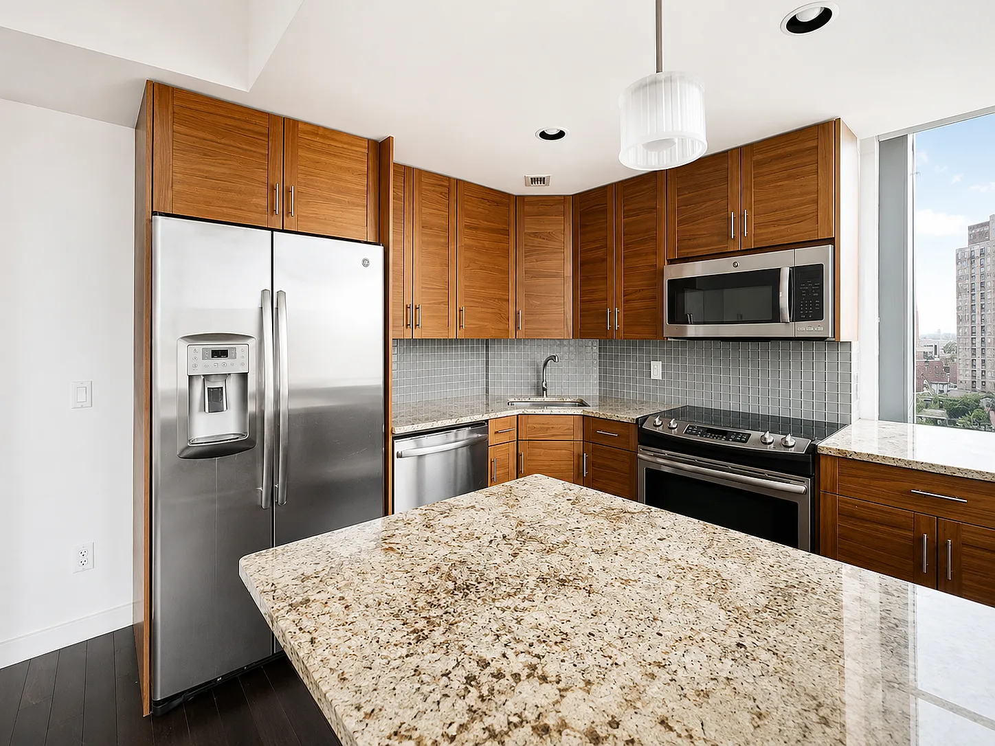 10820 71st Ave — Photo 3