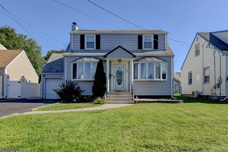 3 bed, 1.0 bath, $3,500 — Photo 1