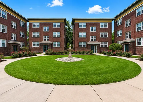 Roanoke Court Apartments Photo 1