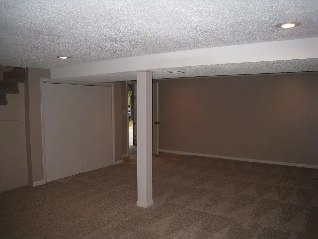 9609 N Charlotte St — Photo 19