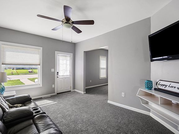 4th image of 2025 39th St