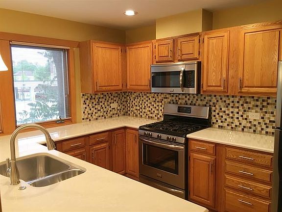 3rd image of 429 S Oak Park Ave APT B