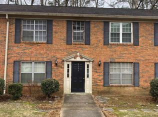 2137 Montreat Dr APT C, Vestavia Hills, AL 35216