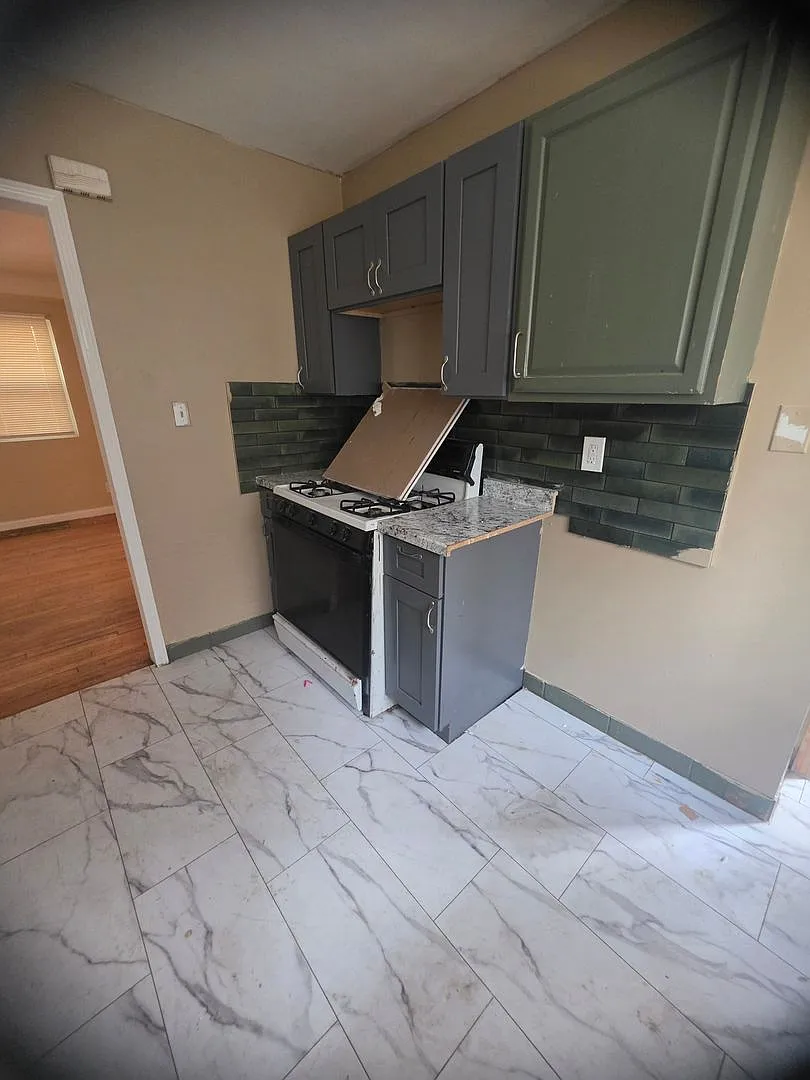 5 Bedroom Home — Photo 3
