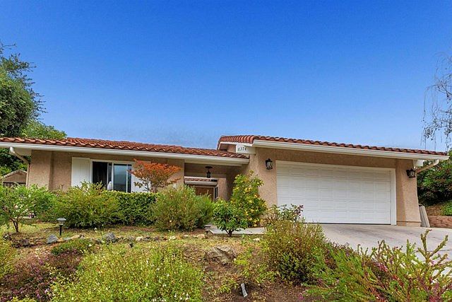 1st image of 374 Mooncrest Ct