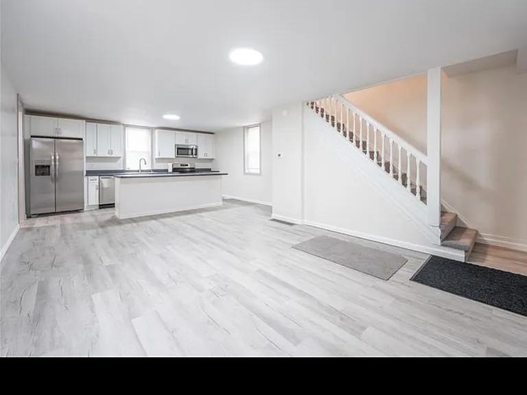 447 Steck St — Photo 7