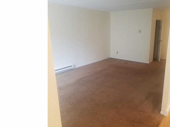 4th image of 500 Campbell Cir #H-19
