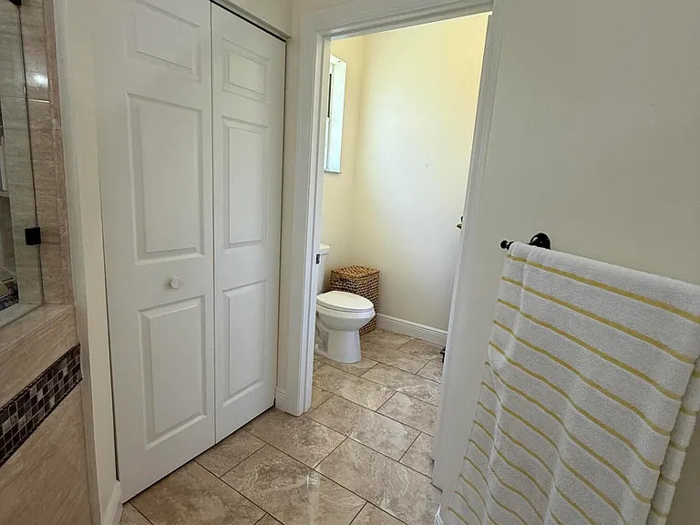 2385 Sunderland Ave — Photo 12