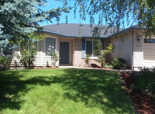 105 Freshwater Dr, Phoenix, OR 97535
