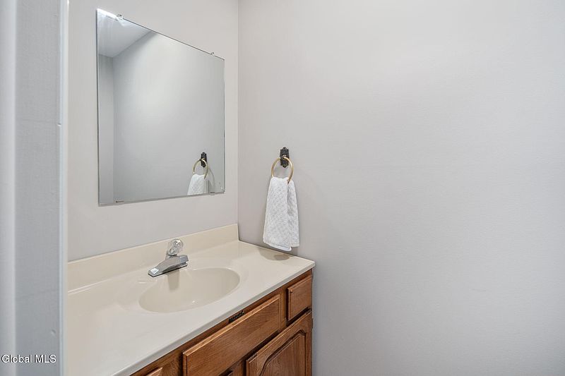 5th image of 3028 Squire Boulevard