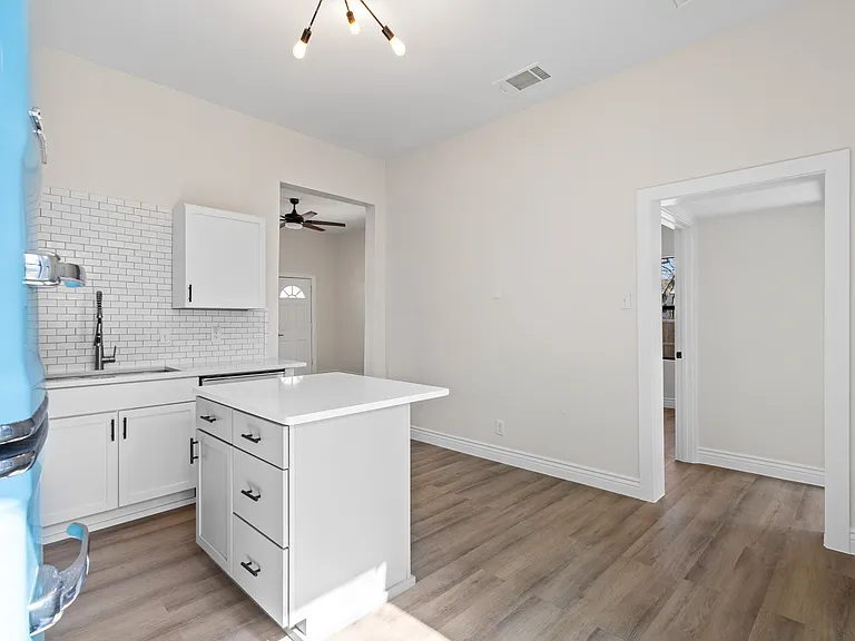 814 W Fern St — Photo 10