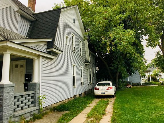 3rd image of 956 Douglas St NW