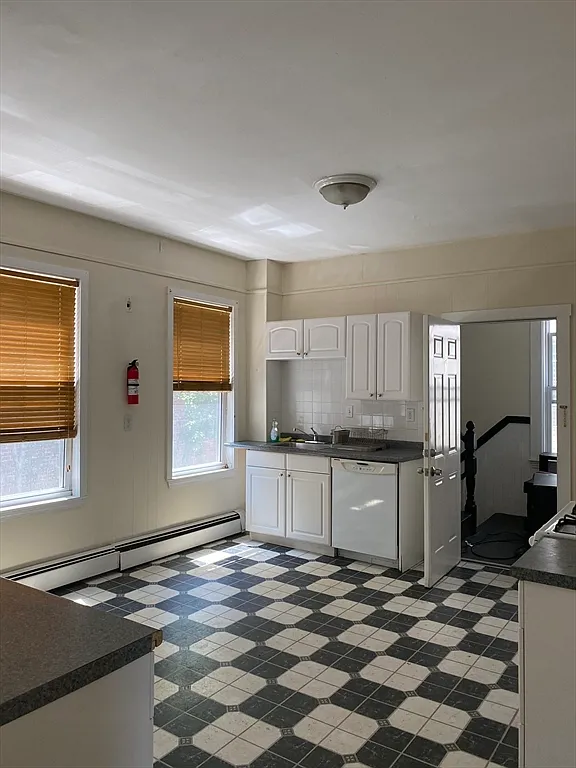 3 bed, 1350 sqft, $3,500 — Photo 1