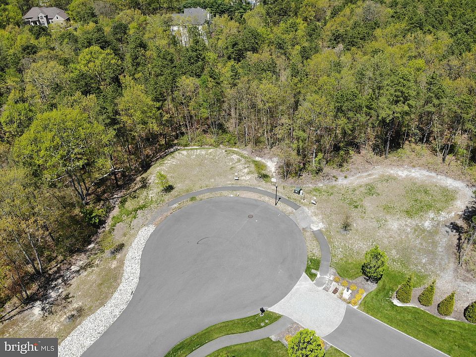 2nd image of 79 Eastwick Dr