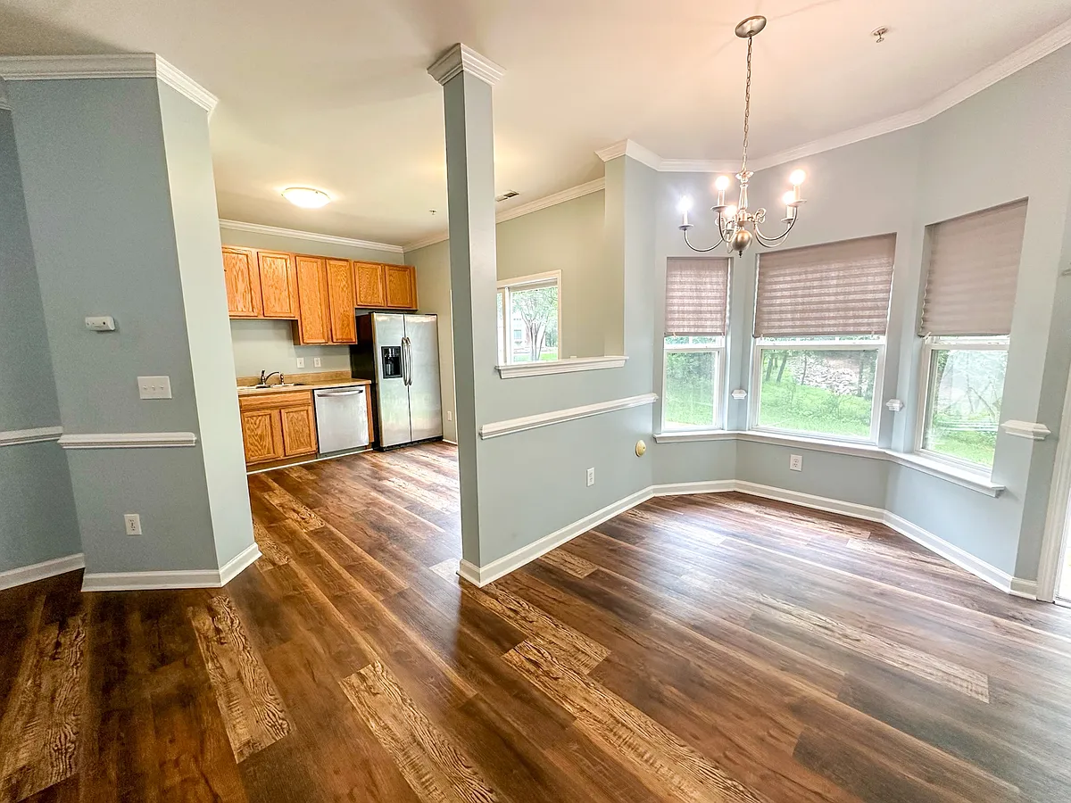 Building Photo - 2231 Raven Rd #101
