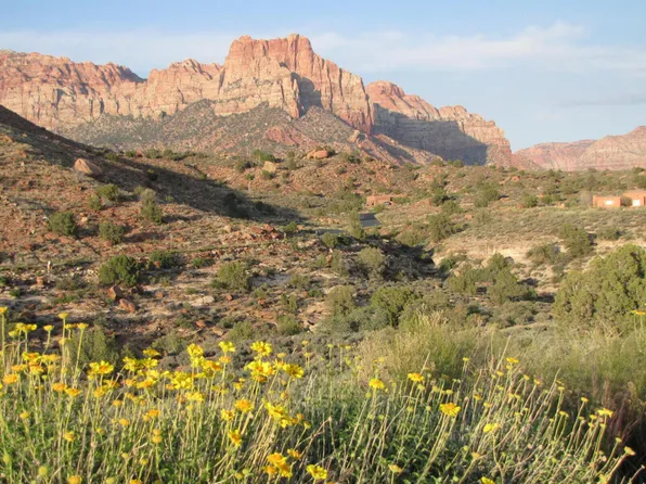 2903 Zuni Cir, Springdale, UT 84767