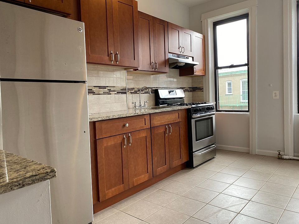 1st image of 30-23 42nd St #3L