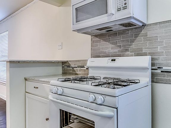4th image of 5411 Amherst Cir #1663816