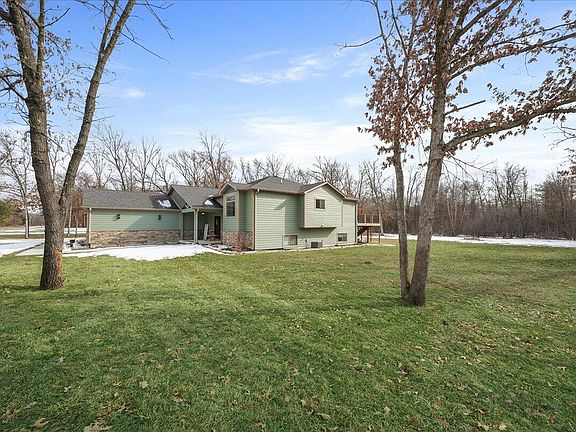 2nd image of 8183 Old Oak Dr
