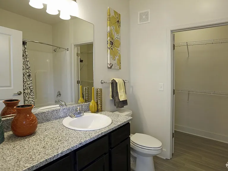South Junction Apartments — Photo 82