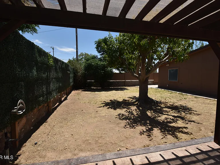 10800 Saigon Dr — Photo 30